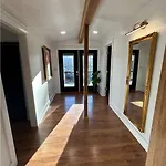 Modern Close To Downtown Holiday home