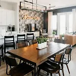 Sleeps 20~Modern~2 Townhouses~Near Downtown