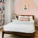Sleeps 20~Modern~2 Townhouses~Near Downtown