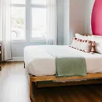 Designer~8 Mins 2 Broadway~Balcony~Sleeps 10~New