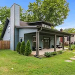 Spacious 3 Bedroom 6 Beds Nashville House With Large Yard