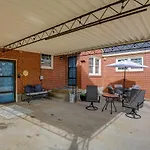 Apartment 8 Mi To Broadway: Wfh-friendly Duplex!
