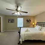 Ace Condo W Hot Tub Only 15 Mins To Broadway!