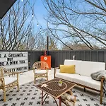 Holiday home Instagrammable W/ Rooftop Deck, 3 Bdrm Nashville