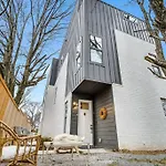 Holiday home Instagrammable W/ Rooftop Deck, 3 Bdrm Nashville