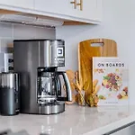 Instagrammable W/ Rooftop Deck, 3 Bdrm Holiday home