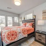 Nashville\'S Broadway: Your Spacious Home