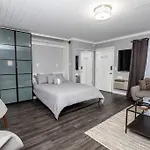 Walk To 12 South, 7 Min To Downtown, Free Parking!