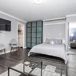 Apartment Walk To 12 South, 7 Min To Downtown, Free Parking!