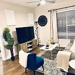 Spacious Castle W Gym Pool Free Parking I Walk To Dowtown N Broadway * Nashville
