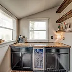 Historic Cleveland Park 4*