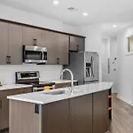 Apartment Modern, Free Parking, Walk To Everything