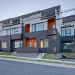New Lux Townhome 6 Mins To Dt Rooftop Sleeps 12 * Nashville