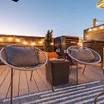 Holiday home Nash Chic Near Dt Rooftop Luxe Comfort