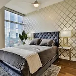 Apartment Deluxe On Broadway *