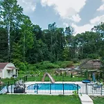New Secluded Pool Home 20 Mins To Dwtn