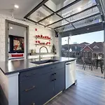 Dt Nashville Walk To Broadway 2 Bedrooms Sleeps 8