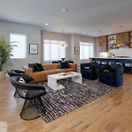 Holiday home Rooftop Skyline Views Dt Nash Sleeps 12 *