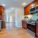 Holiday home Historic East Nash Sleeps 6