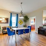 Historic East Nash Sleeps 6