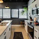 New Studio With 2 Beds 7 Mins To Broadway