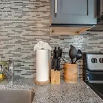 Berry Hill Urban Oasis - By 12 South & Vanderbilt Apartment *