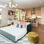 Designer Single Family House-rooftop- Hot Tub Holiday home *