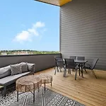 Magnificent 4 Bedroom -w Balcony & Fireplace