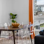 Modern, Free Parking, Walk To Everything *