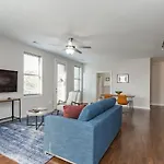 Two Cozysuites Classy Music Row *