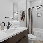 Magnificent 4 Bedroom -w Balcony & Fireplace * Nashville