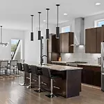 Magnificent 4 Bedroom -w Balcony & Fireplace