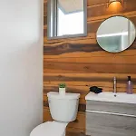 Ada Accessible Dog Friendly With Patio, Yard Ample Parking, Great For Families, 12 Mins To Broadway, 12south, Geodis Park, 24 Hr Hospitality Holiday home Nashville