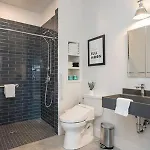 Ada Accessible Dog Friendly With Patio, Yard Ample Parking, Great For Families, 12 Mins To Broadway, 12south, Geodis Park, 24 Hr Hospitality Holiday home
