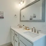 - 4908 Delaware Ave Unit G Holiday home