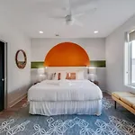 East Nash Lux - 13 Beds & Views Nashville