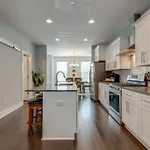 Holiday home New Townhome 5 Mins To Broadway Sleeps 8 *