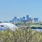 Holiday home Rooftop Skyline Views Dt Nash Sleeps 12 *