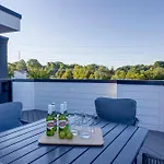 Rooftop Skyline Views Dt Nash Sleeps 12 *