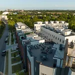 Rooftop Skyline Views Dt Nash Sleeps 12 Holiday home *