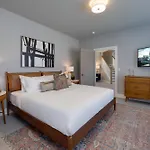 Holiday home Rooftop Skyline Views Dt Nash Sleeps 12 Nashville