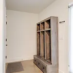 Holiday home 10 Percent Off New Downtown Sleeps 8
