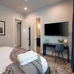 New Lux Townhome 6 Mins To Dt Rooftop Sleeps 12 Holiday home *