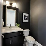 New Lux Townhome 6 Mins To Dt Rooftop Sleeps 12 Holiday home