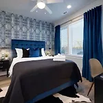 New Lux Townhome 6 Mins To Dt Rooftop Sleeps 12 Holiday home
