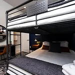New Lux Townhome 6 Mins To Dt Rooftop Sleeps 12 Holiday home Nashville