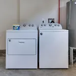 Holiday home Modern East Gem, Walk To Local Favorites, Cozy Den, Workspace & Smart Tvs, Fully Equipped Kitchen, Garage & Fast Wifi, Near Mas Tacos, Rosepepper & Five Points, 10 Min To Broadway & Nissan Stadium, 24 Hr Hospitality