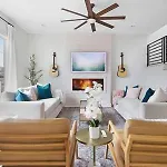 Holiday home The Jolene Rooftop With Firepit Close To 12 South Nashville