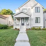 Holiday home The Hadley House - Cozy Porch & Fenced In Backyard *
