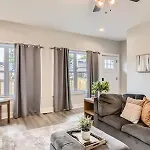 New Build 5 Min To Broadway Sleeps 10 Holiday home Nashville